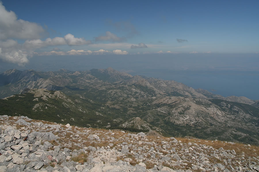 Valoviti doPogorje Rumije proti SZ