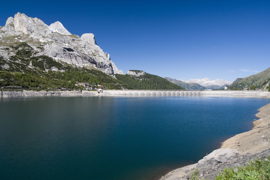 Lago di Fedaia