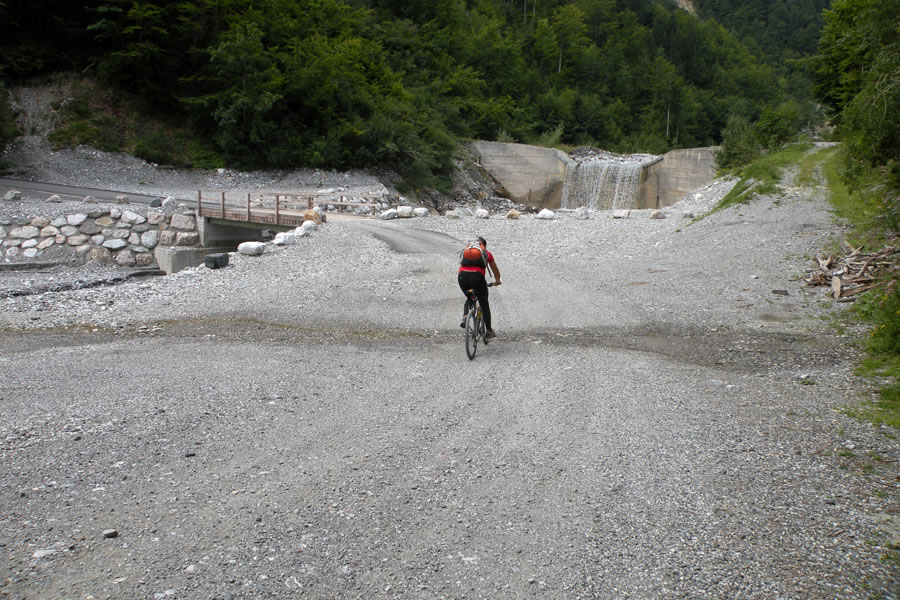 Proti planini Dolinice