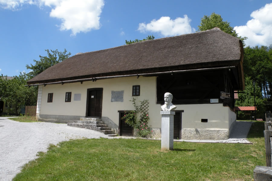 Jurčičeva domačija