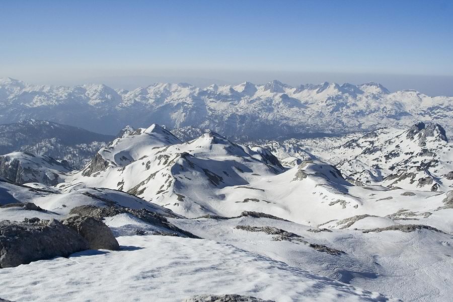 Prvi in Srednji Vogel, zadaj Spodnje Bohinjske gore